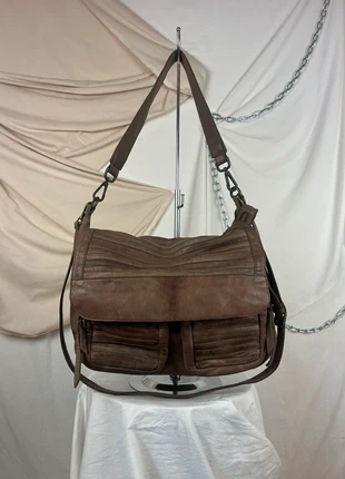 Brown multi-pocket leather bag with adjustable and removable double handles, marque: Vintage, état: Très bon état, 62,00 €, 65,80 € Protection acheteurs (Pro) incluse