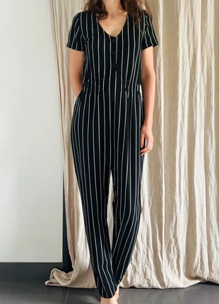 Combinaison noire rayée blanc - Taille 38, marque: Jaminni&Cie, état: Très bon état, taille: M / 38 / 10, 15,00 €, 16,45 € Protection acheteurs (Pro) incluse