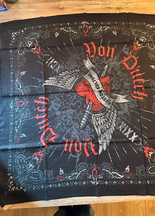 Bandana en coton Von Dutch 93/93 cm, merk: Von Dutch, staat: Nieuw met prijskaartje, € 12,50, € 13,83 inclusief Kopersbescherming