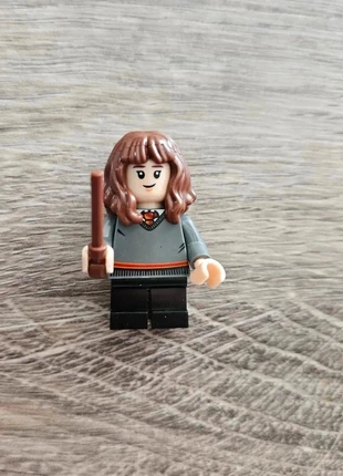 Minifigurine Harry Potter : Hermione Granger chemise grise / rouge (compatible Lego), condizioni: Ottime, taglia: Taglia unica, €3.50, €4.38 include la Protezione acquisti Pro