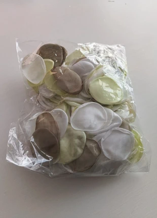 Petali di fiori in tessuto colore bianco e verde, staat: Nieuw zonder prijskaartje, € 3,00, € 3,85 inclusief Kopersbescherming