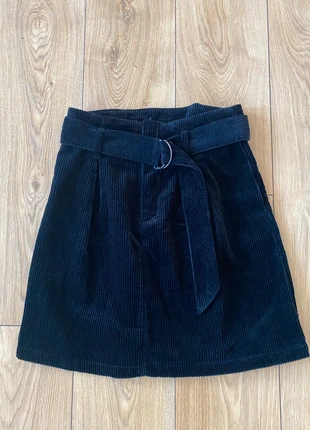 Jupe velours noire. Monoprix. T.38, merk: Monoprix, staat: Heel goed, maat: M / 38 / 10, € 6,00, € 7,00 inclusief Kopersbescherming