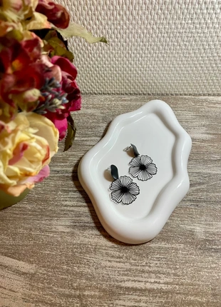 Magnifiques Boucles d’oreilles en métal noir modèle Fleur d’hibiscus, brand: Tendance, condition: New without tags, €6.90, €7.95 includes Buyer Protection