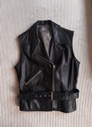 black leather vintage rock vest, marque: Vintage, état: Très bon état, taille: M / 38 / 10, 15,00 €, 16,45 € Protection acheteurs incluse