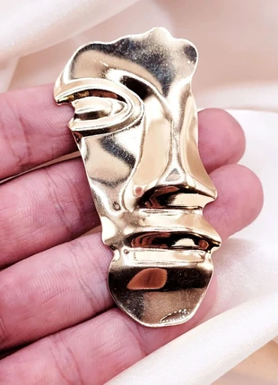 Broche look rétro graphic doré brooch vintage gold metal romantic, marque: CHIC, état: Très bon état, 10,00 €, 11,20 € Protection acheteurs incluse