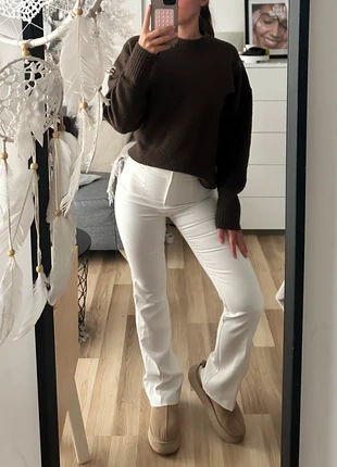 Pantalon blanc Zara – coupe droite taille haute chic minimaliste, marque: Zara, état: Très bon état, taille: XS / 34 / 6, 14,00 €, 15,40 € Protection acheteurs incluse