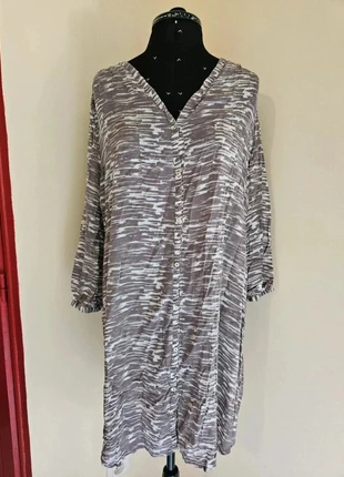 Chemise tunique longue Monoprix femme – Taille 46/48 – Imprimé graphique, marque: Monoprix, état: Très bon état, taille: XXXL / 46 / 18, 15,00 €, 16,45 € Protection acheteurs (Pro) incluse