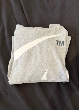 sweat nike, marque: Nike, état: Très bon état, taille: M, 20,00 €, 21,70 € Protection acheteurs incluse