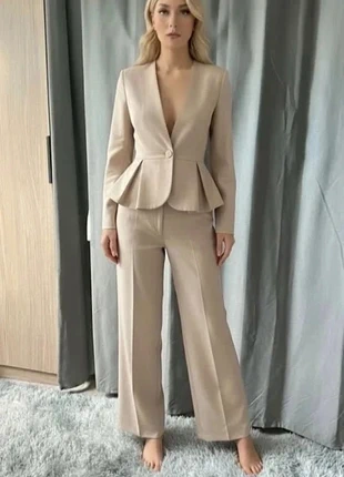 Ensemble tailleur crème sculptant, marque: Aveloria Atelier, état: Très bon état, taille: M / 38 / 10, 49,00 €, 52,15 € Protection acheteurs incluse