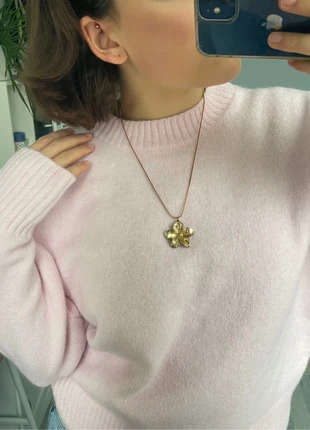 Mooie lange gouden ketting met bloem, merk: boetiek, staat: Nieuw zonder prijskaartje, € 6,00, € 7,00 inclusief Kopersbescherming