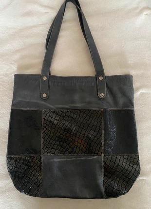 Leather Shoulder Bag with Crocodile Pattern Panels, marque: Vintage, état: Bon état, 30,00 €, 32,20 € Protection acheteurs incluse