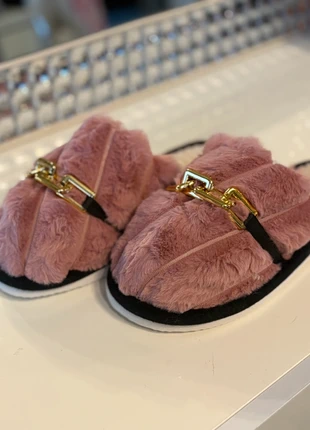 Chaussons, état: Neuf sans étiquette, taille: 42, 9,00 €, 10,15 € Protection acheteurs incluse