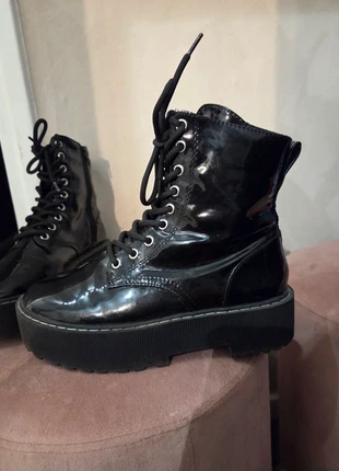 Lak biker boots, marque: Boots, état: Très bon état, taille: 38, 8,00 €, 9,10 € Protection acheteurs incluse