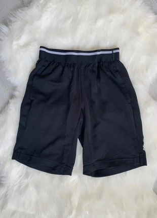 Short Adidas, marque: adidas, état: Très bon état, taille: 9 ans / 134 cm, 5,00 €, 5,95 € Protection acheteurs (Pro) incluse