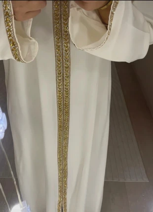 Witte marokkaanse jurk met gouden details, staat: Nieuw zonder prijskaartje, maat: M / 38 / 10, € 15,00, € 16,45 inclusief Kopersbescherming