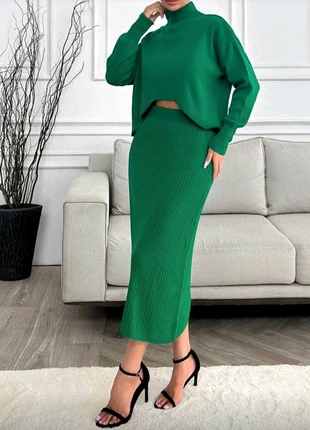 Cozy Green Winter Sweater – Warm, Soft & Stylish for Cold Days, marque: Shein, état: Neuf sans étiquette, taille: S / 36 / 8, 7,50 €, 8,58 € Protection acheteurs incluse