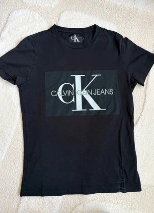 Calvin Klein t-shirt, merk: Calvin Klein, staat: Heel goed, maat: S, € 6,50, € 7,53 inclusief Kopersbescherming