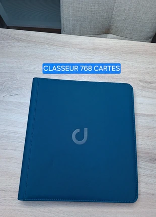 Classeur bleu de rangement pour 768 cartes Pokémon / lorcana de qualité premium, marke: classeur 768 cartes, zustand: Sehr gut, 24,00 €, 25,90 € beinhaltet Vinted-Käuferschutz Pro