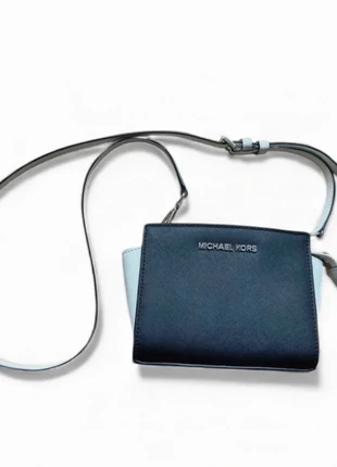 Michael Kors Selma Saffiano Leather Mini Messenger Bag In Black And White, marque: Michael Kors, état: Très bon état, 33,00 €, 35,35 € Protection acheteurs incluse