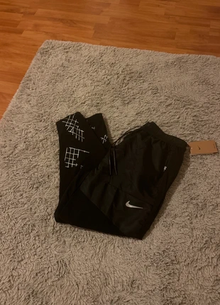 Bas nike runing division rare, marque: Nike, état: Neuf avec étiquette, taille: M, 49,00 €, 52,15 € Protection acheteurs incluse