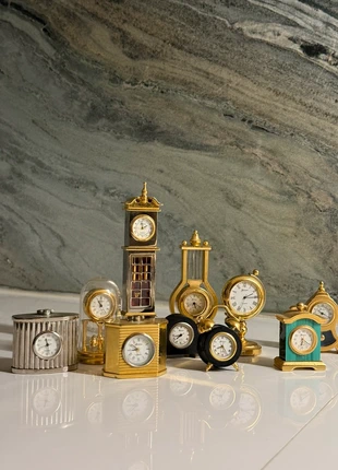 Mini Relógios de Mesa Gotham em Metal Dourado, marca: Gotham, estado: Muito bom, €15.00, €16.45 inclui Proteção do Comprador