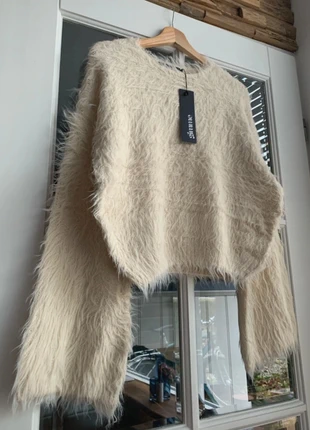 Fluffy trui gebroken wit/ crème• l/xl • Gimme, merk: gimme, staat: Heel goed, maat: L / 40 / 12, € 39,99, € 42,69 inclusief Kopersbescherming Pro
