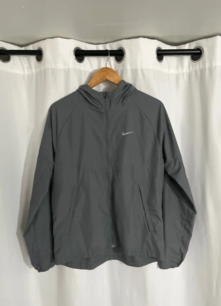 Veste nike running taille s | veste coupe-vent, marque: Nike, état: Très bon état, taille: S, 43,00 €, 45,85 € Protection acheteurs incluse