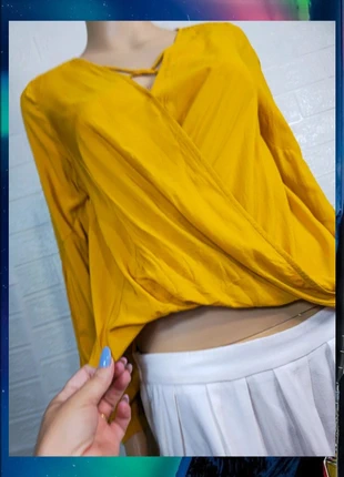 Sofisticada blusa con espectacular caida y escote cruzado 🍒, marque: Bershka, état: Très bon état, taille: XS / 34 / 6, 4,98 €, 5,93 € Protection acheteurs incluse