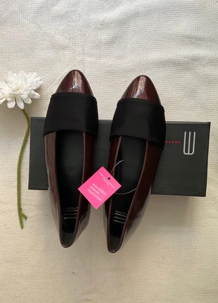 Eferri Patent Wine Red Ballet Flats 38 Elastic Strap Detail, marca: EFERRI, estado: Novo com etiquetas, tamanho: 38, €16.00, €17.50 inclui Proteção do Comprador