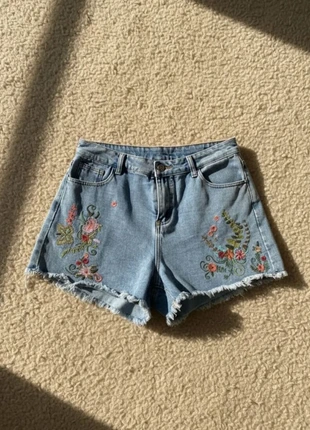 Short en jean brodé fleurs, brand: GlittrBoy, condition: Very good, size: S / 36 / 8, €42.99, €45.84 includes Buyer Protection