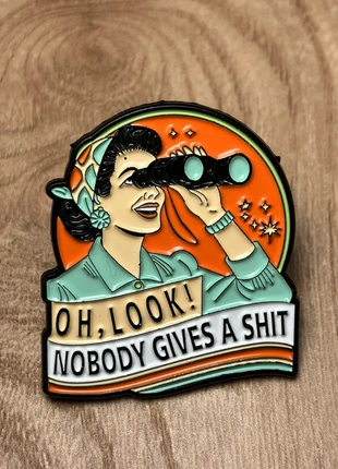 Pin’s oh look, condition: Very good, €3.90, €4.80 includes Buyer Protection Pro