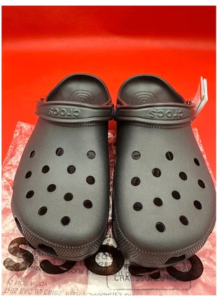 Crocs Classic Black Clogs EU 45-46 – Unisex, merk: Crocs, staat: Nieuw zonder prijskaartje, maat: 46, € 25,00, € 26,95 inclusief Kopersbescherming