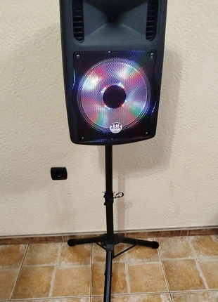 Altavoz Bluetooth Fuzzy 12LED-BT Batería, marque: altavoz, état: Très bon état, 120,00 €, 126,70 € Protection acheteurs incluse