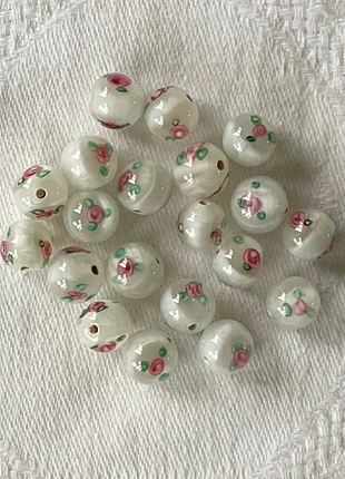 Perles rondes 10 mm céramique et verre de Bohème coloris blanc, marke: verre de bohème, zustand: Neu, 5,00 €, 5,95 € beinhaltet Vinted-Käuferschutz Pro