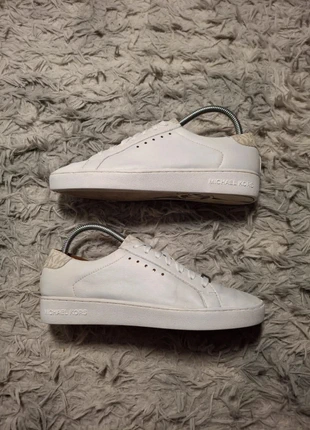 Baskets Michael Kors Irving Lace Up Blanc Taille 38,5, marque: Michael Kors, état: Très bon état, taille: 38.5, 32,00 €, 34,30 € Protection acheteurs incluse