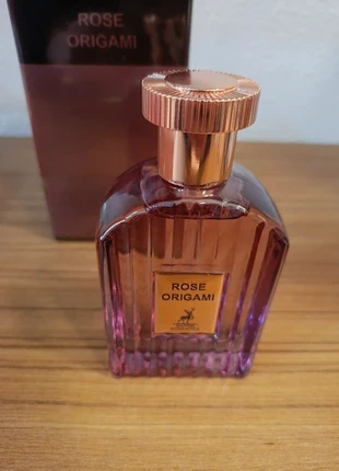 Perfume Rose Origami de Maison Alhambra 100ml Nuevo, marque: maison alhambra, état: Neuf avec étiquette, 22,99 €, 24,84 € Protection acheteurs incluse
