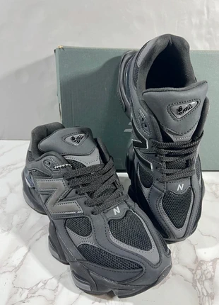 Coleção de Decorações e Presentes de Natal da New Balance, marque: New Balance, état: Neuf sans étiquette, taille: 39.5, 65,00 €, 68,95 € Protection acheteurs incluse