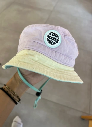 Bob Hello Hossy violet clair et jaune ajustable, merk: Hello Hossy, staat: Heel goed, maat: 9-12 maanden / 74 cm, € 3,00, € 3,85 inclusief Kopersbescherming