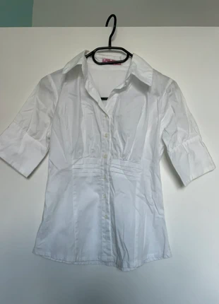 Blouse blanche cintrée, marque: O divine, état: Neuf sans étiquette, taille: S / 36 / 8, 15,00 €, 16,45 € Protection acheteurs incluse