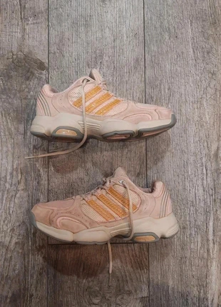 Basket Femme Adidas adiprene 38, marque: adidas, état: Très bon état, taille: 38, 15,00 €, 16,45 € Protection acheteurs incluse