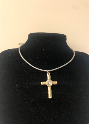 Filo magnetico argento con croce oro con pietra al centro acciaio inossidabile, marke: Centro, zustand: Neu, 12,00 €, 13,30 € inklusive Vinted-Käuferschutz