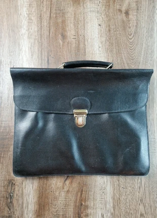 Serviette Luc d’Arvilliers en cuir vachette noir porte-documents vintage élégant, marque: Vintage Dressing, état: Très bon état, 15,00 €, 16,45 € Protection acheteurs (Pro) incluse