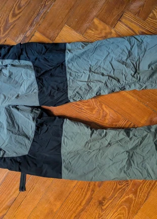 Arcteryx trekking and climbing pants. Damaged, brand: Arc'teryx, condizioni: Discrete, taglia: L, €7.50, €8.58 include la Protezione acquisti