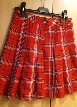 Downtown H&M Plaid Skirt, merk: H&M, staat: Nieuw zonder prijskaartje, maat: XS / 34 / 6, € 5,00, € 5,95 inclusief Kopersbescherming
