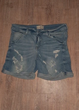 Short en jean taille 34 / XS Zara Basic, brand: Zara Basic, condition: Very good, size: XS / 34 / 6, €1.50, €2.28 includes Buyer Protection Pro