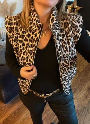 Doudoune fine leo, marca: April vintage, estado: Muito bom, tamanho: Tamanho único, €15.00, €16.45 inclui Proteção do Comprador Pro