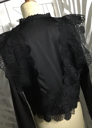 Chemisier dentelle Lulumary, marque: LULUMARY, état: Très bon état, taille: M / 38 / 10, 6,00 €, 7,00 € Protection acheteurs incluse