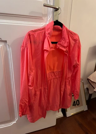 Impermeável running OYSHO, marca: Oysho, estado: Novo sem etiquetas, €20.00, €21.70 inclui Proteção do Comprador