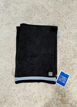 Écharpe Ted Lapidus neuve, marque: Ted Lapidus, état: Neuf avec étiquette, 14,99 €, 16,44 € Protection acheteurs (Pro) incluse