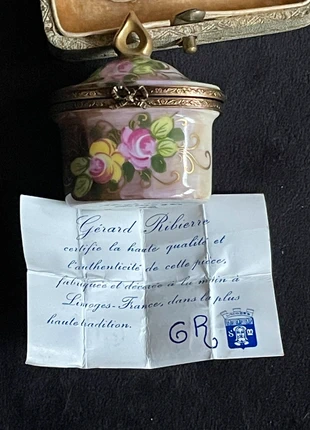 Rare pilulier collection procelaine limoges signé Gérard Ribiere avec certificat, marque: Vintage Chic, état: Très bon état, 44,00 €, 46,90 € Protection acheteurs (Pro) incluse